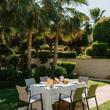 Argaka Luxury Villa *