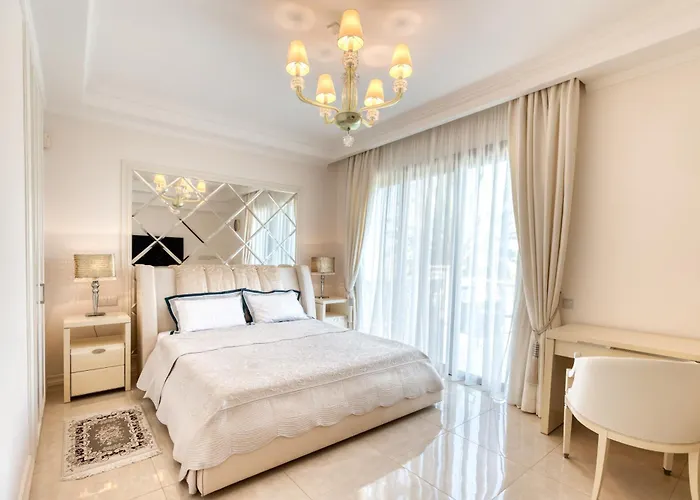 Argaka Luxury Villa *