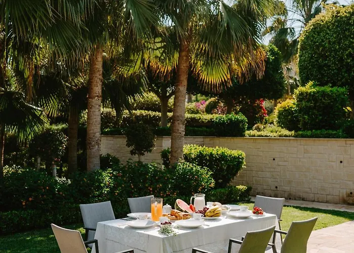 Argaka Luxury Villa *