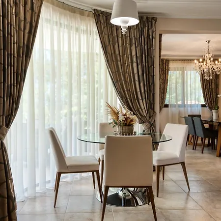 Argaka Club Luxury Villas *