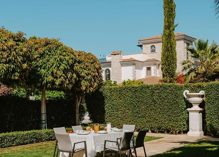 Argaka Luxury Villa *